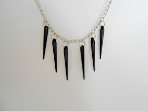 How to Make a Spiked Chain Necklace {DIY}