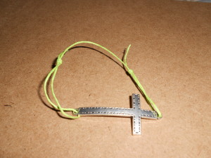 Cross Sliding Knot Bracelet {DIY}